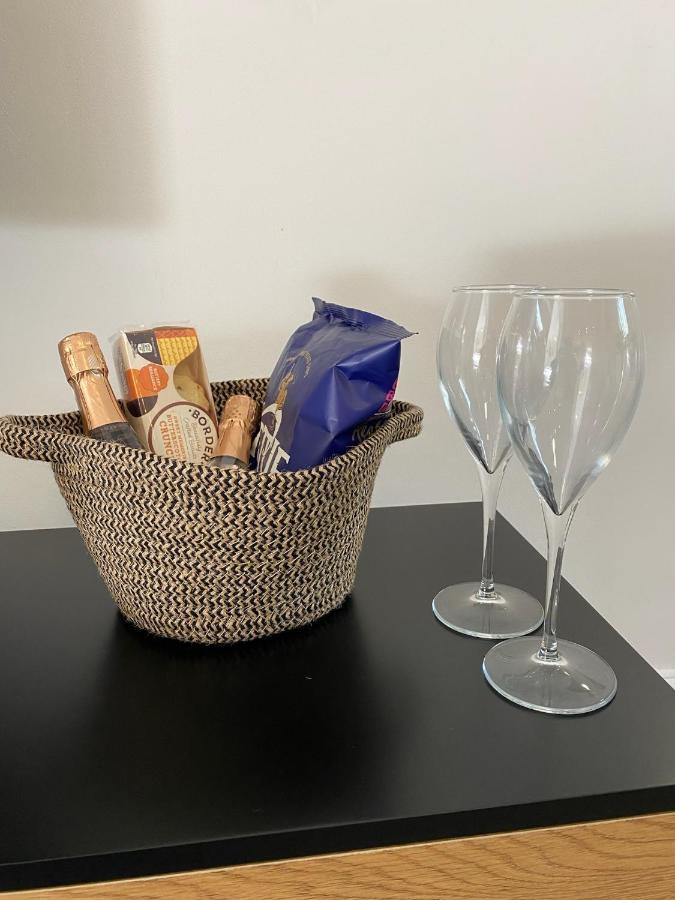 February Bliss Special, Unwind In Style With Our Exclusive Sa Promo, Book Now Apartment Лондон Екстериор снимка